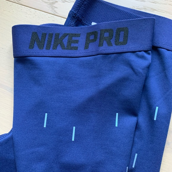 Nike Pro 3/4 length tights - NWOT - Picture 2 of 3